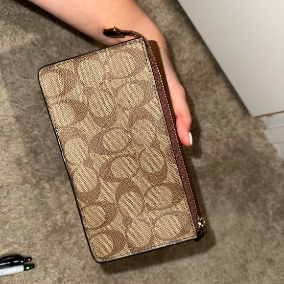 Coach wristlet - Picture 4 of 5